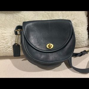 🌹♥️Authentic Coach crossbody♥️🌹navy blue